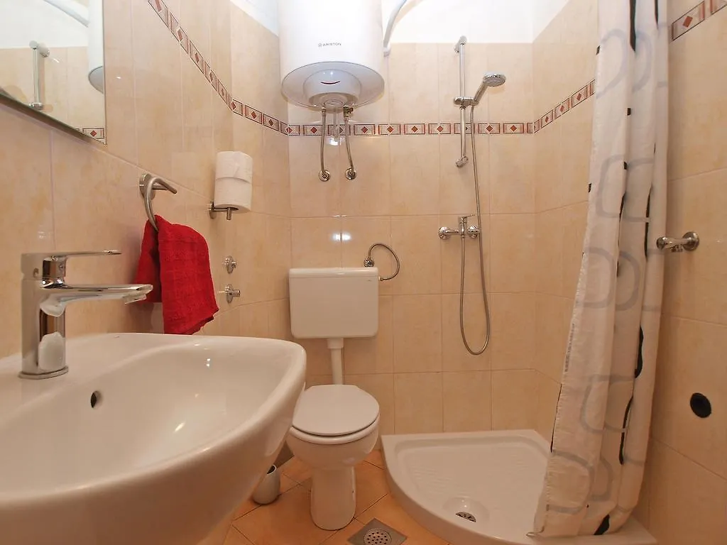 Apartments Stanko 1468 Fazana 0*,